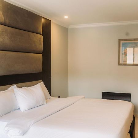 Peemos Hotel Warri Luaran gambar