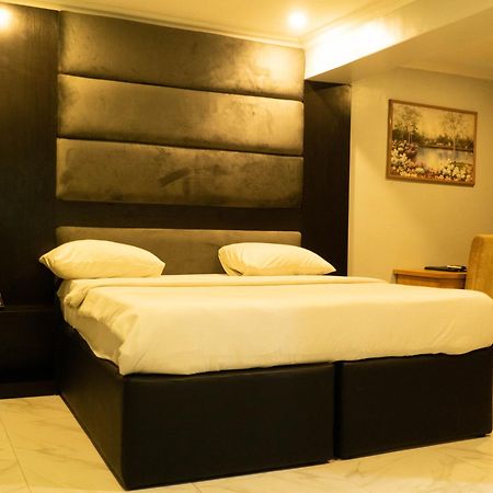 Peemos Hotel Warri Luaran gambar