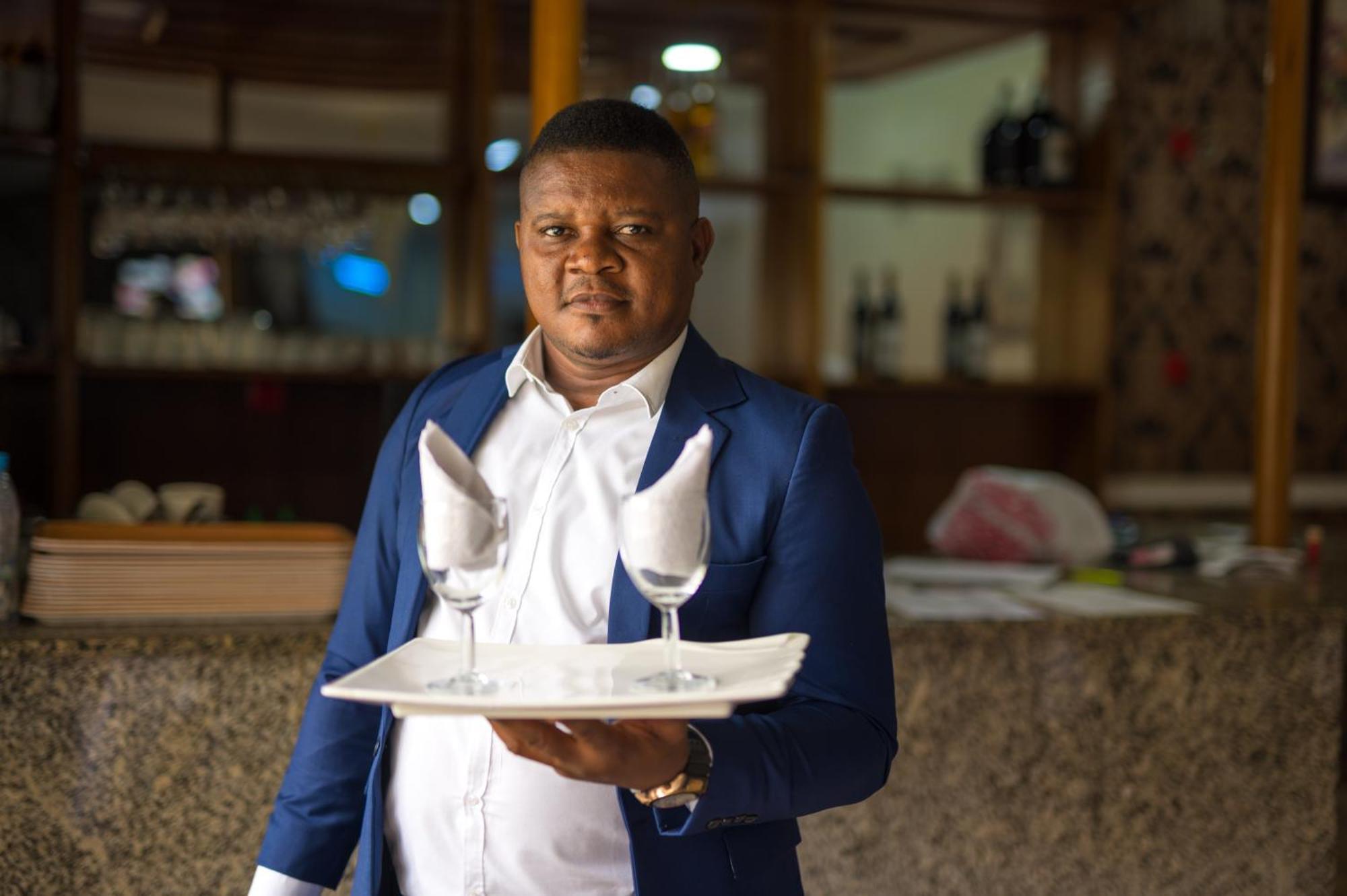 Peemos Hotel Warri Luaran gambar