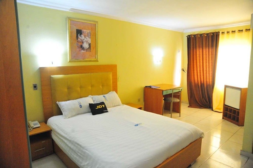 Peemos Hotel Warri Luaran gambar