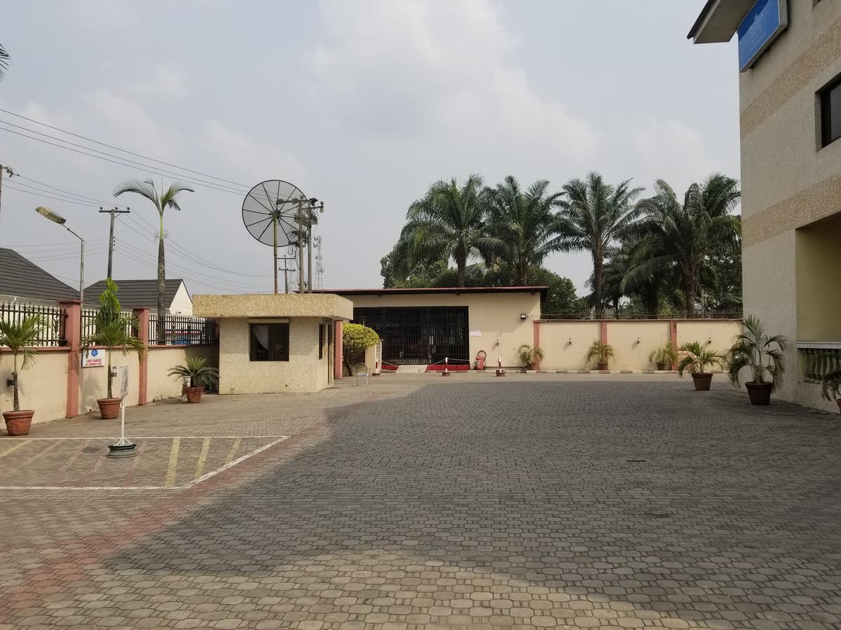 Peemos Hotel Warri Luaran gambar
